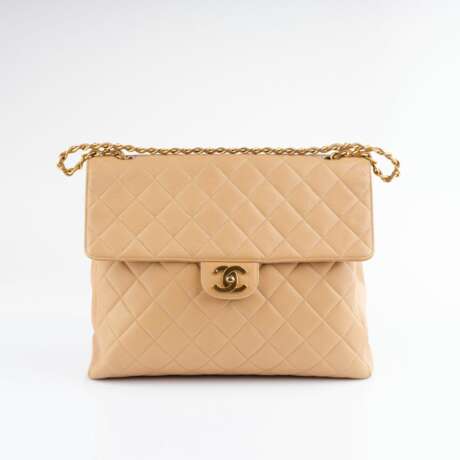 Chanel gegr. 1910 Paris. Timeless Flap Bag Maxi. - photo 2 Chanel gegr. 1910 Paris. Timeless Flap Bag Maxi. - photo 2