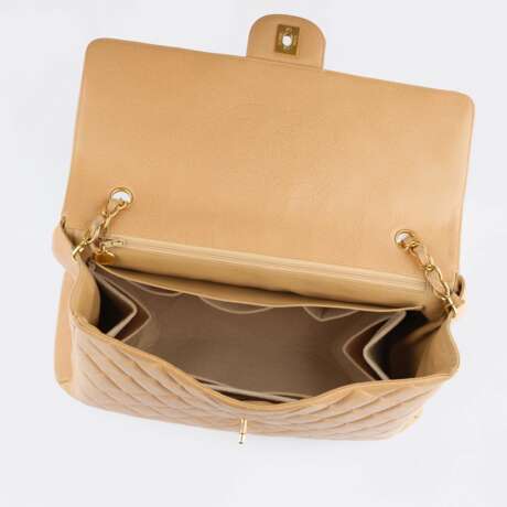 Chanel gegr. 1910 Paris. Timeless Flap Bag Maxi. - photo 7 Chanel gegr. 1910 Paris. Timeless Flap Bag Maxi. - photo 7