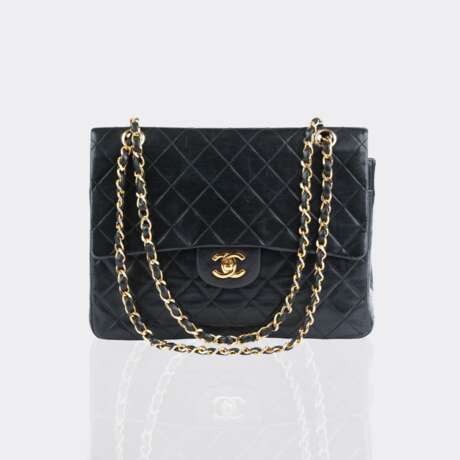 Chanel gegr. 1910 Paris. Timeless Double Flap Bag Medium. - photo 1