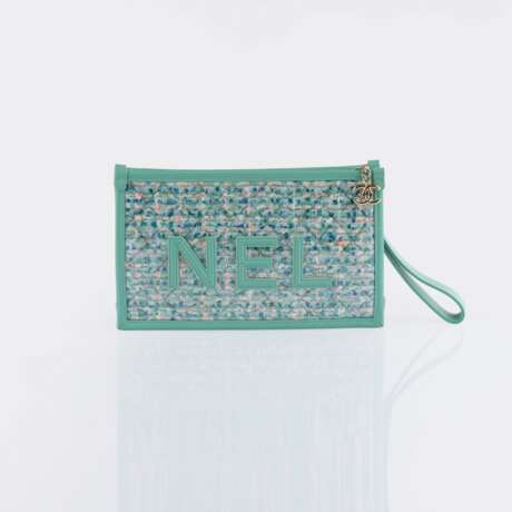Chanel gegr. 1910 Paris. Logo Tweed Clutch. - photo 3