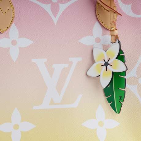 Louis Vuitton gegr. 1854 Paris. Tragetasche 'Neverfull MM by the Pool' M45680 Light Pink Limited Edition. - photo 4 Louis Vuitton gegr. 1854 Paris. Tragetasche 'Neverfull MM by the Pool' M45680 Light Pink Limited Edition. - photo 4