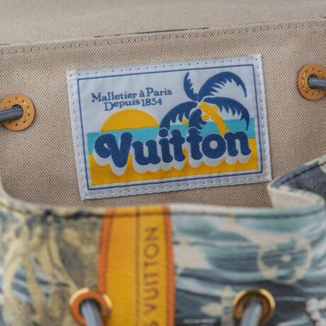 Louis Vuitton gegr. 1854 Paris. Rucksack Christopher MM 'Monogram Surfin' Navy'. - photo 4 Louis Vuitton gegr. 1854 Paris. Rucksack Christopher MM 'Monogram Surfin' Navy'. - photo 4