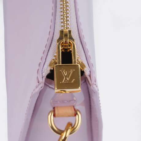Louis Vuitton gegr. 1854 Paris. Full-Set Pochette Lexington 'Glossy Lilac'. - photo 4