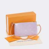 Louis Vuitton gegr. 1854 Paris. Full-Set Pochette Lexington 'Glossy Lilac'. - photo 5