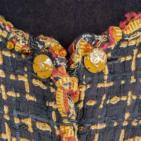 Chanel gegr. 1910 Paris. Tweedjacke 'La Petite Veste Noire'. - photo 3 Chanel gegr. 1910 Paris. Tweedjacke 'La Petite Veste Noire'. - photo 3