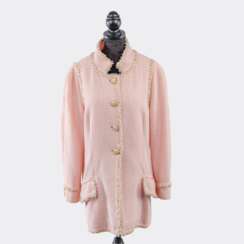 Chanel gegr. 1910 Paris. Kurzmantel aus Bouclé.