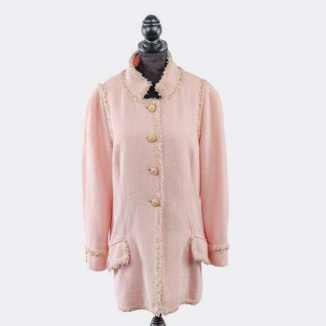 Chanel gegr. 1910 Paris. Kurzmantel aus Bouclé. - фото 1