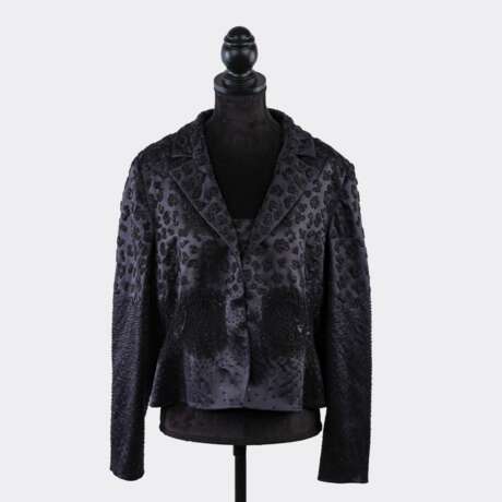 Valentino Garavani gegr. 1960 Paris. Boutique Blazer mit Faux Pearls. - photo 1 Valentino Garavani gegr. 1960 Paris. Boutique Blazer mit Faux Pearls. - photo 1