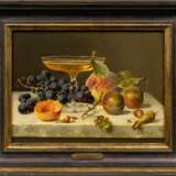 Emilie Preyer (Düsseldorf 1849 - Düsseldorf 1930). Stillleben mit Champagnerschale und Obst. - Foto 2