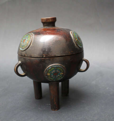 Asian Bronze vessel on three legs, with cloisonné enamel, Ming Dynasty - photo 1