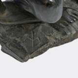 Max Schegulla (Trachtenberg (Schlesien) 1918 - Mulsum bei Bremerhaven 2008). Hockendes Mädchen, Eva. - Foto 2