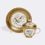 Feine Deckeltasse mit Vogelmalerei. - photo 1