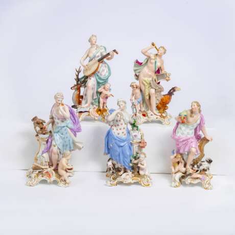 Johann Friedrich Eberlein (Dresden 1695 - Meissen 1749). Seltene fünfteilige Figuren-Gruppe 'Allegorien der 5 Sinne'. - photo 4