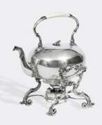 Silberwaren. H.J. Wilm gegr. 1767 in Berlin. Teekessel auf Rechaud.