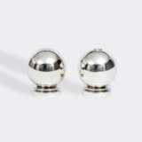 Harald Christian Nielsen (Bårse, Dänemark 1892 - Hellerup, Dänemark 1977). Salz- und Pfefferstreuer 'Pyramid' Nr. 632. - photo 1