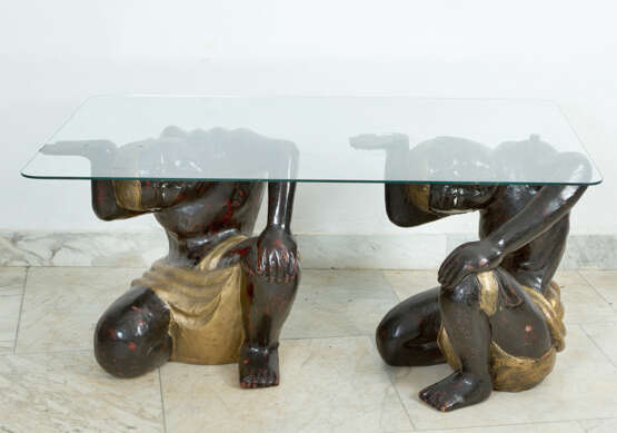 Italian couch table with carved feeds and glass top, 20.century - photo 1