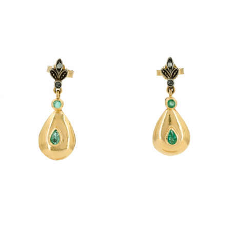 Mixed-Lot-of-Two-Historic-Emerald-Diamond-Earrings - photo 1 Mixed-Lot-of-Two-Historic-Emerald-Diamond-Earrings - photo 1