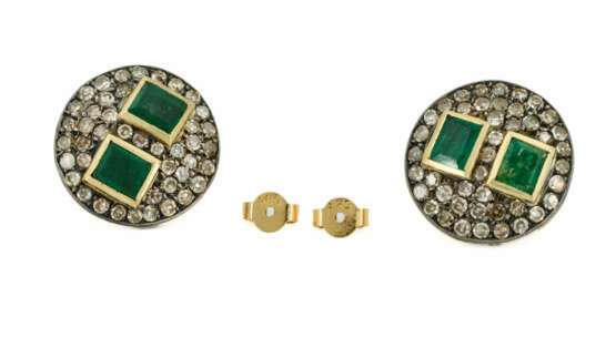 Mixed-Lot-of-Two-Historic-Emerald-Diamond-Earrings - photo 7 Mixed-Lot-of-Two-Historic-Emerald-Diamond-Earrings - photo 7