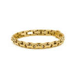 Collection: Gold-Bracelet-and-Sapphire-Diamond-Pendant - фото 2