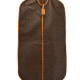 Louis Vuitton. Garment Bag - фото 1