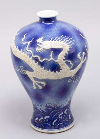 Chinese Meiping Vase with dragon , painted, Qing Dynasty - фото 1