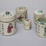 5 Chinese small pots partly with lid painted - photo 2