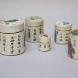 5 Chinese small pots partly with lid painted - photo 3