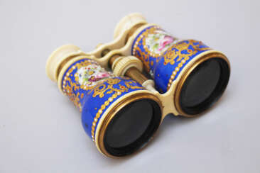 Vienna enamel opera binocular, painted and gilded, I endings, adjustable, glass lens, 19. century