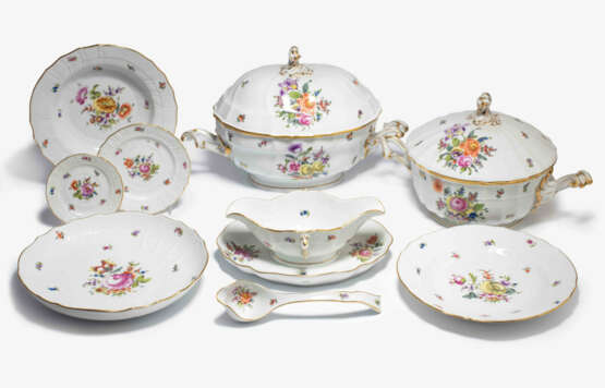 Herend, umfangreiches Tafelservice "Bouquet de Herend" - фото 2 Herend, umfangreiches Tafelservice "Bouquet de Herend" - фото 2