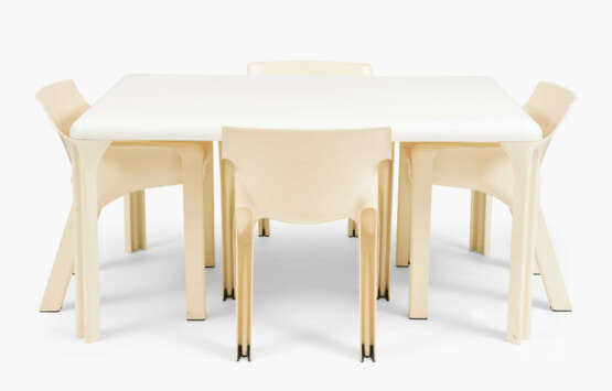 Vico Magistretti, Tisch "STADIO 150" mit 4 Stühlen "GAUDI" - photo 1