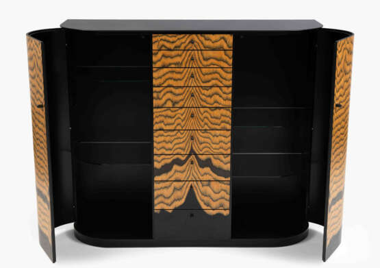 Hans Eichenberger, Anrichte "Vorhang Kredenz" - photo 2 Hans Eichenberger, Anrichte "Vorhang Kredenz" - photo 2