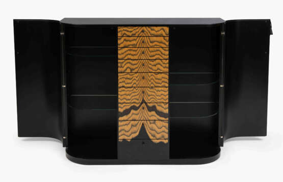 Hans Eichenberger, Anrichte "Vorhang Kredenz" - photo 3 Hans Eichenberger, Anrichte "Vorhang Kredenz" - photo 3