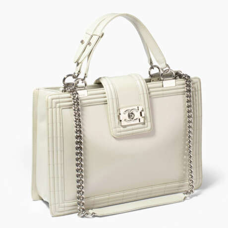 Chanel, Schultertasche - фото 1