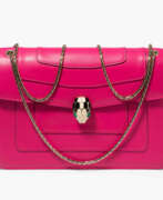 Übersicht. Bulgari, Schultertasche "Serpenti forever"
