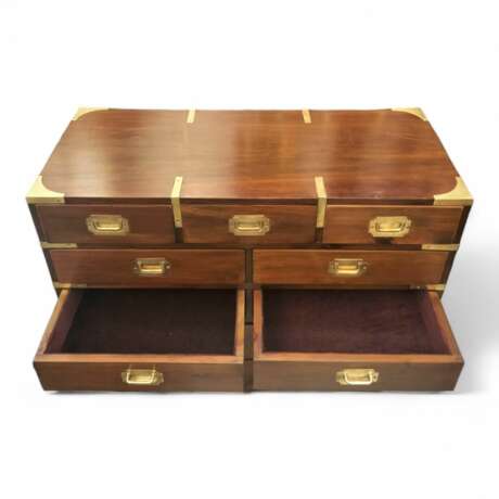19th Century English Campaign Marine Chest of Drawers in Mahogany Métal 19th century - photo 3 19th Century English Campaign Marine Chest of Drawers in Mahogany Métal 19th century - photo 3