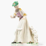 Nymphenburg, Figur "Dame, von Hündchen angefallen" - фото 1