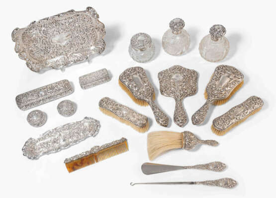 Grosse Toilettengarnitur, Birmingham 1900/1901 - photo 1