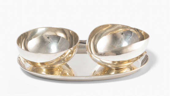 Set: Cremier, Sucrier auf Tablett, 20.Jh. - photo 1