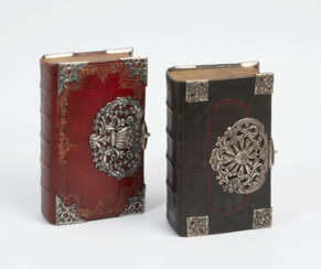 2 Gebetbücher mit Silberbeschlägen