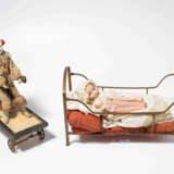 Lot: Ziehspielzeug "Clown" und Bébé in Bettchen - photo 1