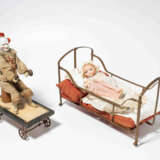 Lot: Ziehspielzeug "Clown" und Bébé in Bettchen - photo 2