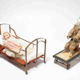 Lot: Ziehspielzeug "Clown" und Bébé in Bettchen - photo 3