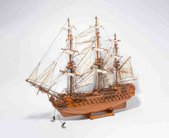 Modell des Kriegsschiffs "Superbe 1784" - photo 1