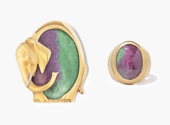 Set: Rubin-Zoisit-Ring und Brosche - фото 1 Set: Rubin-Zoisit-Ring und Brosche - фото 1