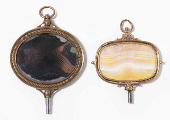 Lot: 2 Taschenuhrschlüssel mit Achaten - Foto 1 Lot: 2 Taschenuhrschlüssel mit Achaten - Foto 1