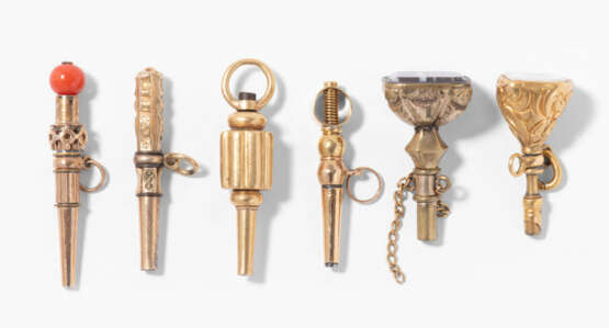 Lot: 6 diverse Taschenuhrschlüssel - photo 1 Lot: 6 diverse Taschenuhrschlüssel - photo 1