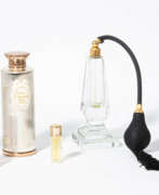 Vêtements et accessoires. Christian Dior, 4 Parfumflakons und 1 Spray "Miss Dior", "Diorama", "Diorling" und "Diorissimo"