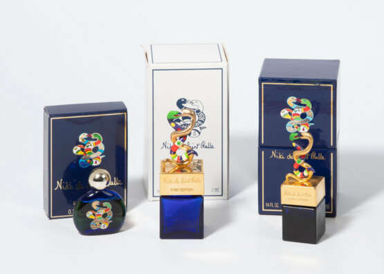 Niki de Saint Phalle, 3 Parfumflakons - photo 1 Niki de Saint Phalle, 3 Parfumflakons - photo 1