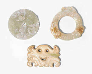 Lot: 3 Jade-Schnitzereien