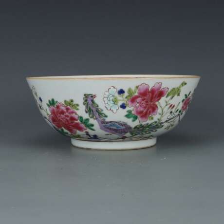 Qing Dynasty Pastel painting Peacock bowl - фото 1